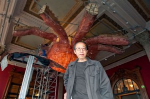 L'artiste Huang-Yong-Ping extrait des Cahiers d'Alain Trong