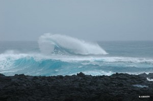 VAGUE DE L OCEAN INDIEN SUR LA COTE S/O DE LA REUNION @A.Cassim