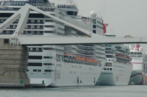 PAQUEBOTS DE CROISIERES @A. CASSIM