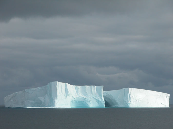  Iceberg Tabulaire Antarctic (photo Juulian Dowdeswell)http://www.spri.cam.ac.uk/research/projects/larseniceshelf/,
